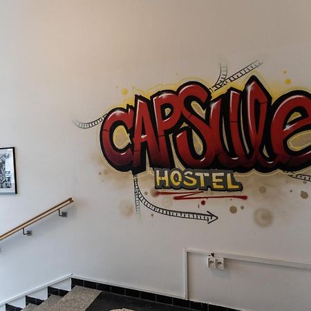 Capsule Hostel Andel Centre Spirit Praag Buitenkant foto