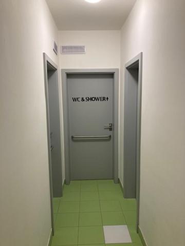 Capsule Hostel Andel Centre Spirit Praag Buitenkant foto