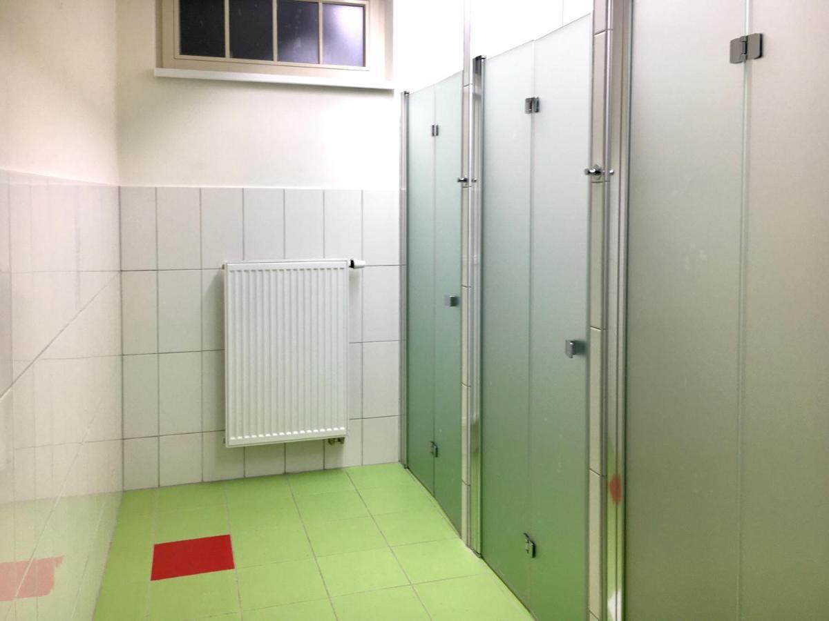 Capsule Hostel Andel Centre Spirit Praag Buitenkant foto